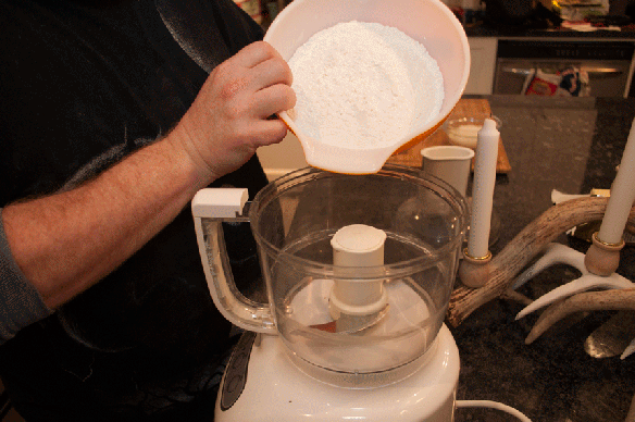 flour-pour-1